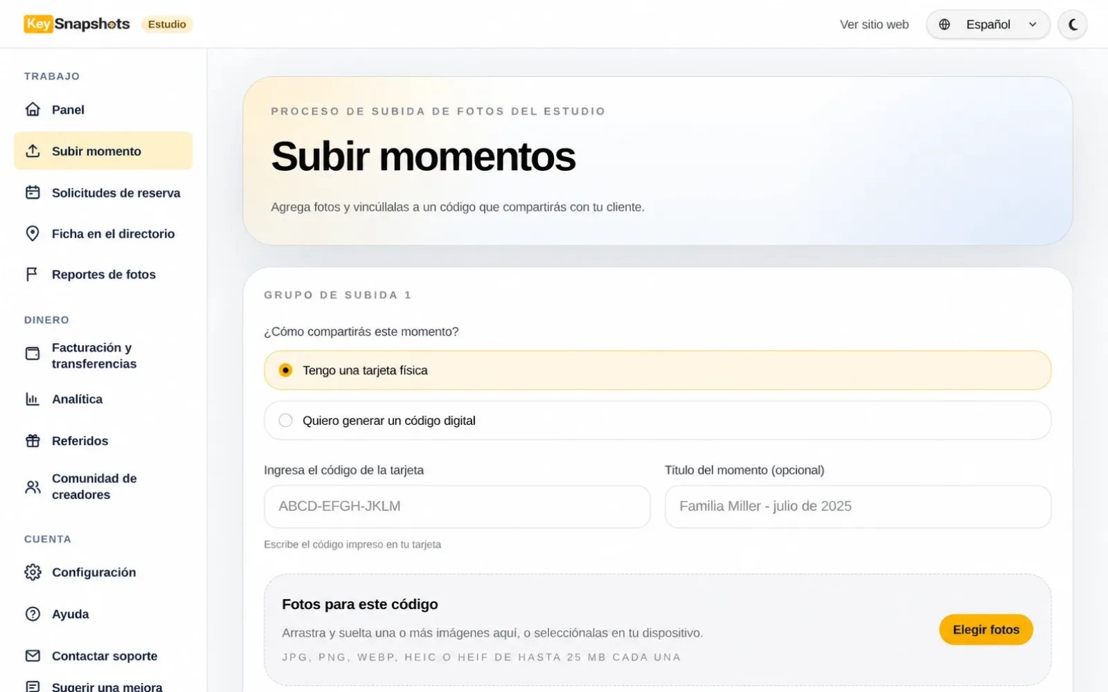 Página de subida de KeySnapshots Studio que muestra opciones de tarjeta física y código digital.