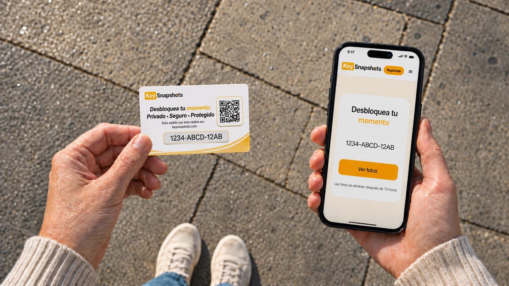 Tarjeta de KeySnapshots junto a un teléfono con la pantalla para introducir el código de fotos
